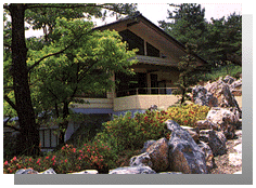 金生山化石館の外観