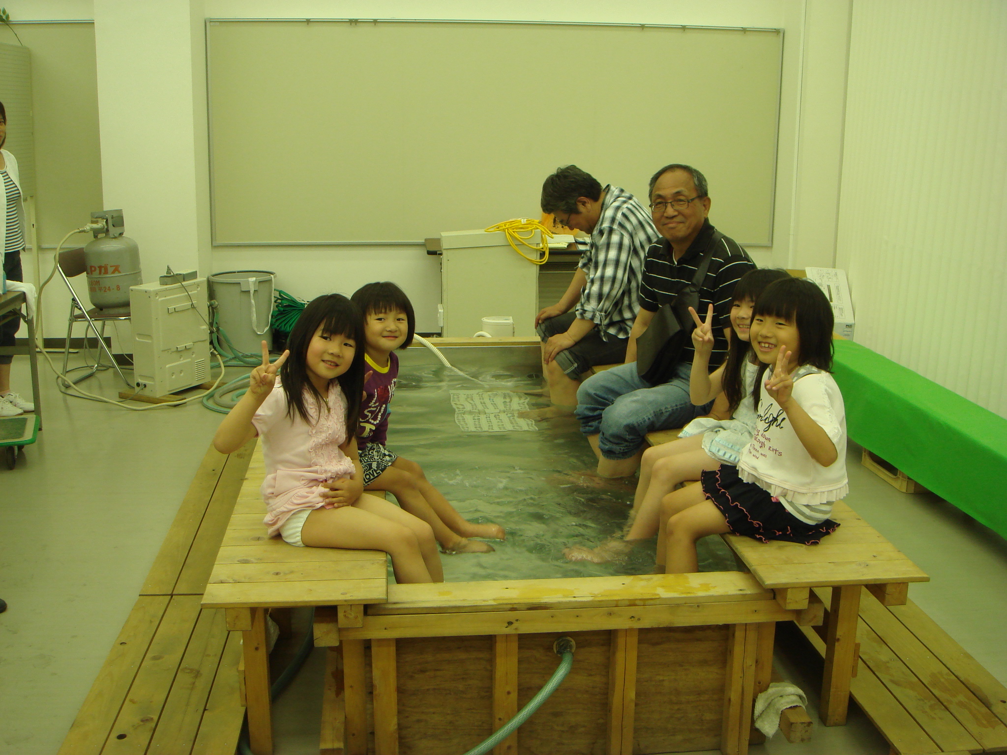 足湯体験の様子