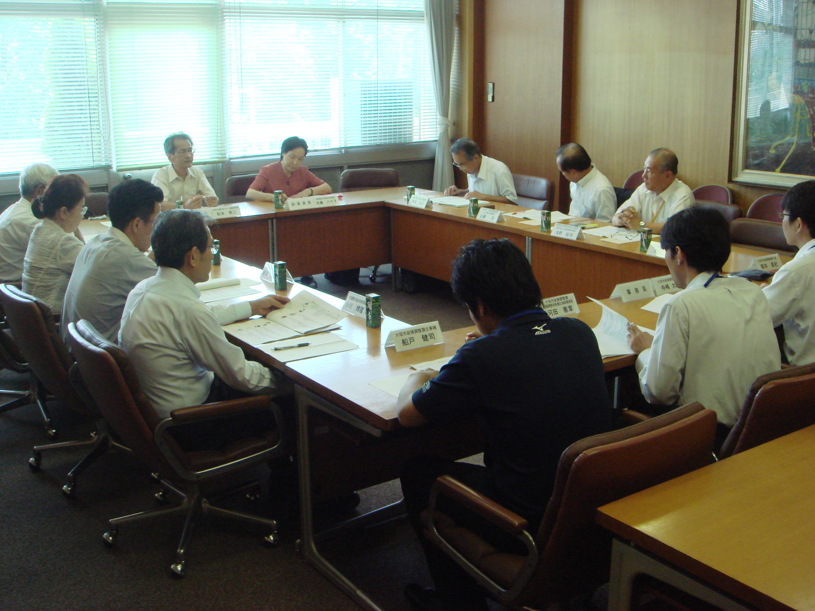 大垣市マスコットキャラクター選定委員会第1回会議の様子