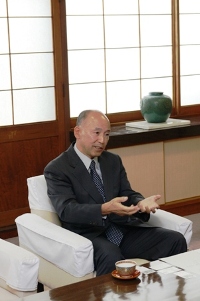 市長に語る尾崎さん