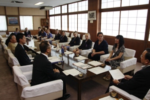 平成24年度 オーストラリア キルヴィントン グラマースクール学生訪問団が小川市長を表敬訪問しました 大垣市公式ホームページ 水の都おおがき