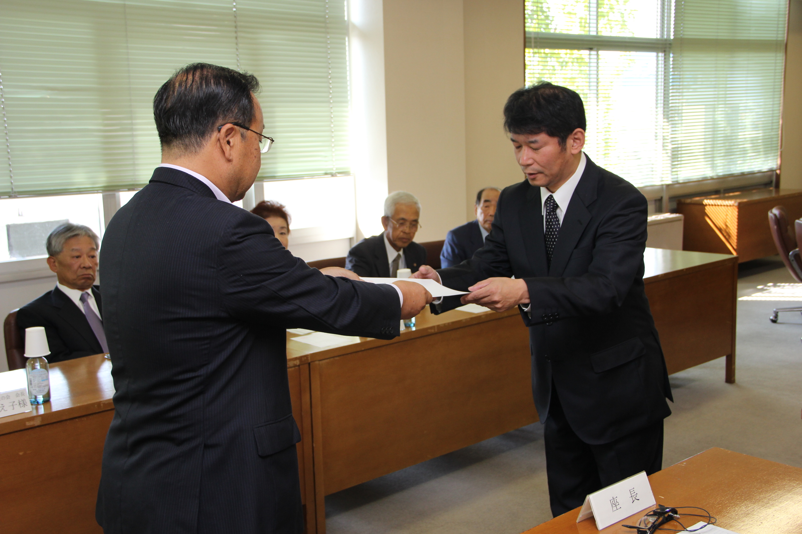 懇話会会長への依頼模様