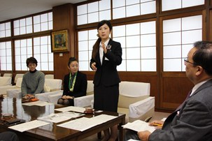谷口さんから市長へ出発のあいさつ