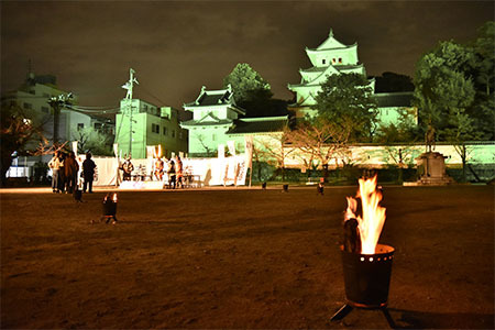 篝火などで決戦前夜の大垣城を演出
