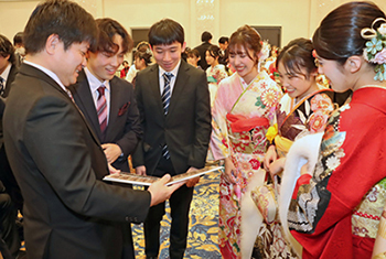二十歳を祝う会の様子