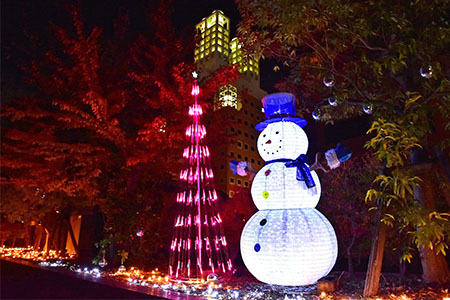 会場には雪だるまなどのオブジェも設置