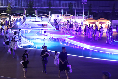 ライトアップされた市民プール2