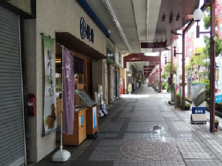 大垣駅通りの店舗の様子