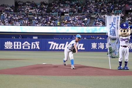 小野クラブの若山くんによる始球式