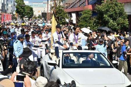 優勝祝賀パレード